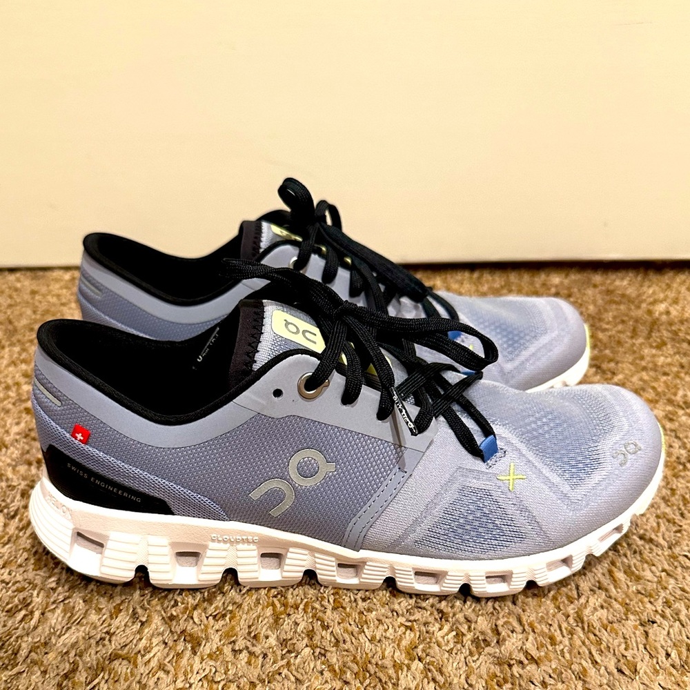 Like new. OC Cloud X. Size 8.5